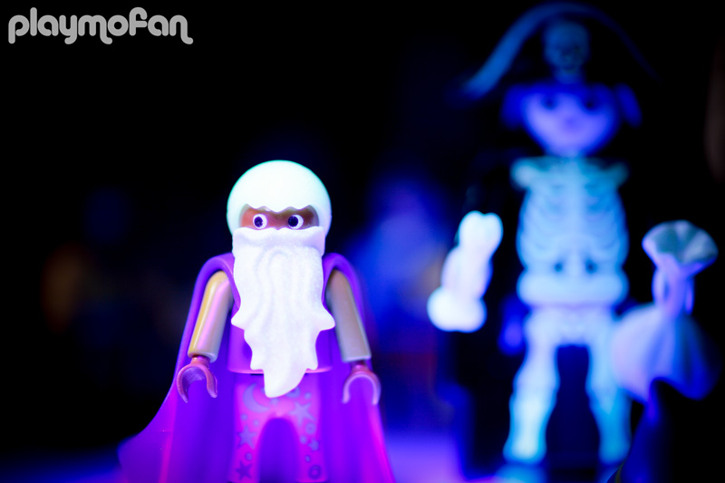 playmobil 3025 Skeleton & Wizard Trick-Or-Treaters