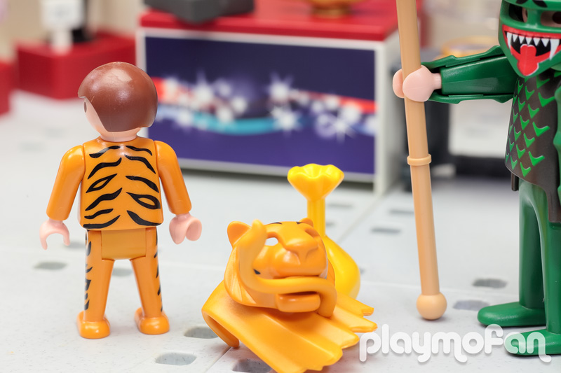 playmobil 3026 Dragon & Tiger Trick-Or-Treaters