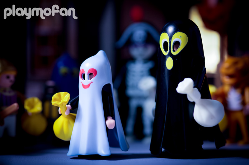 playmobil 3027 Big & Little Ghost Trick-Or-Treaters