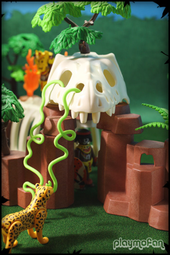 playmobil 3040 Skelton Cave