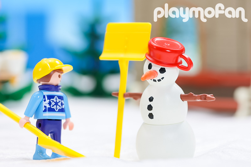  playmobil 4680 Boy with Snowman