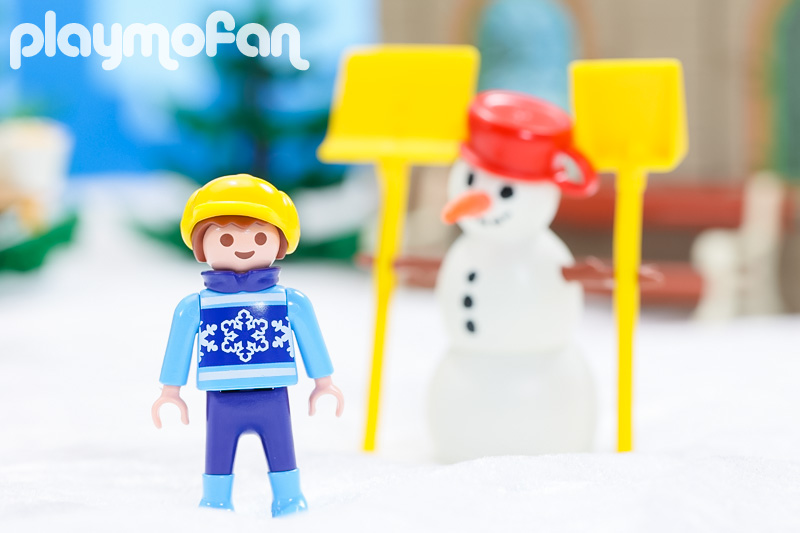  playmobil 4680 Boy with Snowman