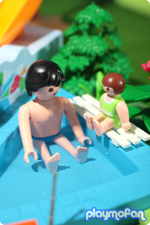 playmobil 4858 OpenAirPool with Slide