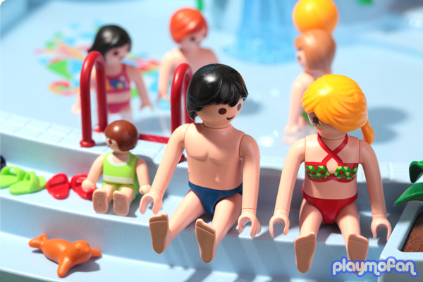 playmobil 4858 OpenAirPool with Slide