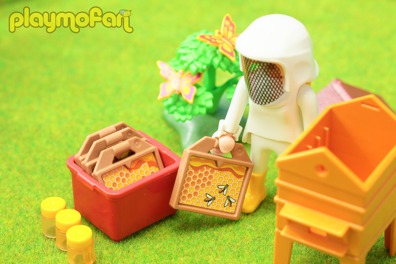 playmobil 6818 Bee Keeper with Honey