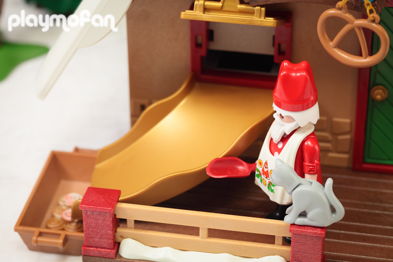 playmobil 9493 Christmas Bakery with Cookie Cutters