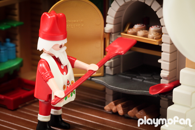 playmobil 9493 Christmas Bakery with Cookie Cutters