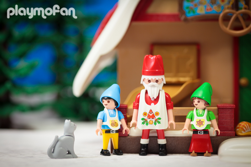 playmobil 9493 Christmas Bakery with Cookie Cutters